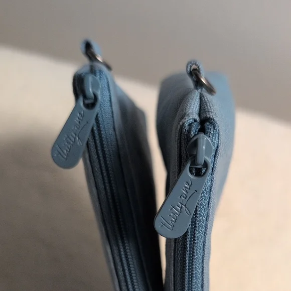 Thirty One Blue Embroidered Women's  Cosmetic Bags - Picture 7 of 12